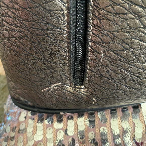 Samoe Bucket Bag - Picture 3 of 11